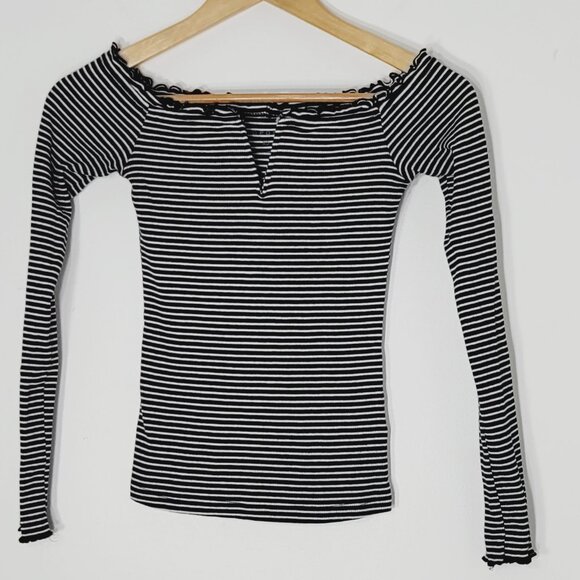 Aeropostale Black White Striped Wide Ruffle Neck Long Sleeve Ribbed Top Size XS - Picture 1 of 11
